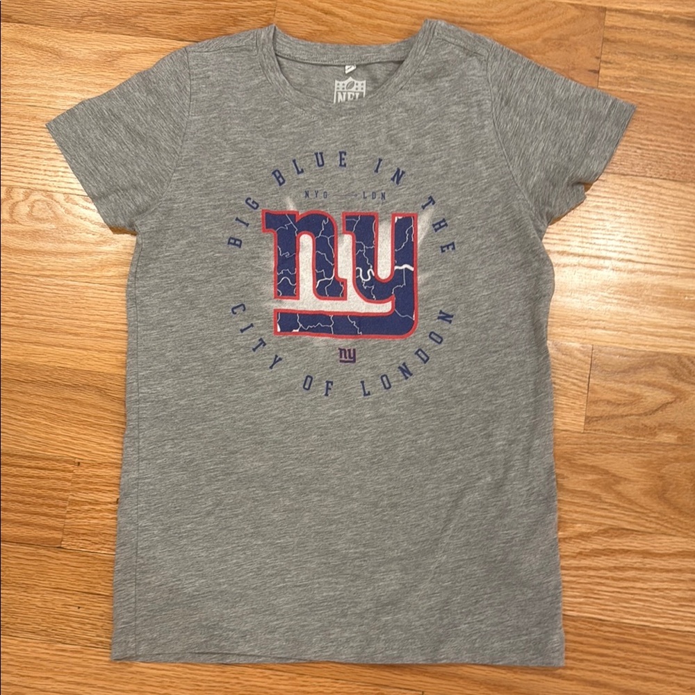 NY Giants London Women’s Size S Gray Graphic T-Shirt with Blue and Red Print